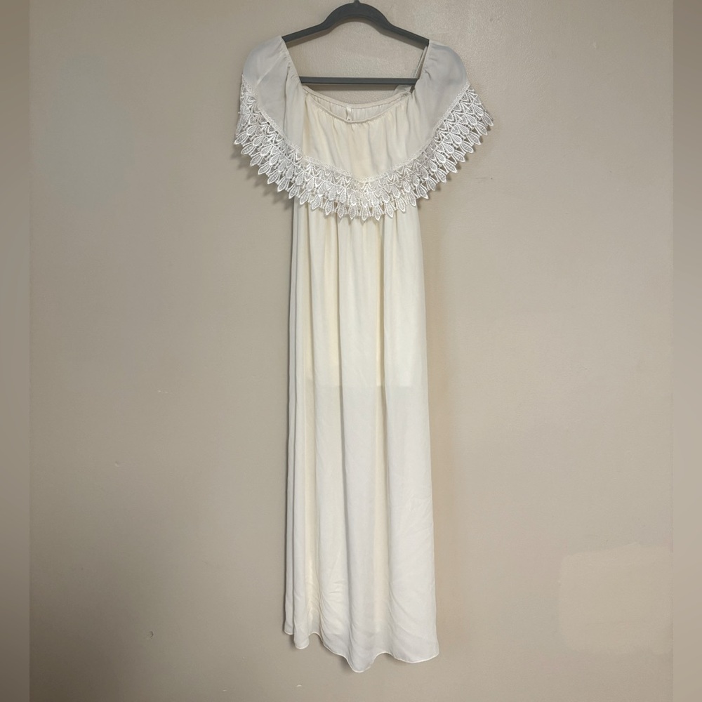 Sage Off the Should Cream White Lace Maxi Dress size Small